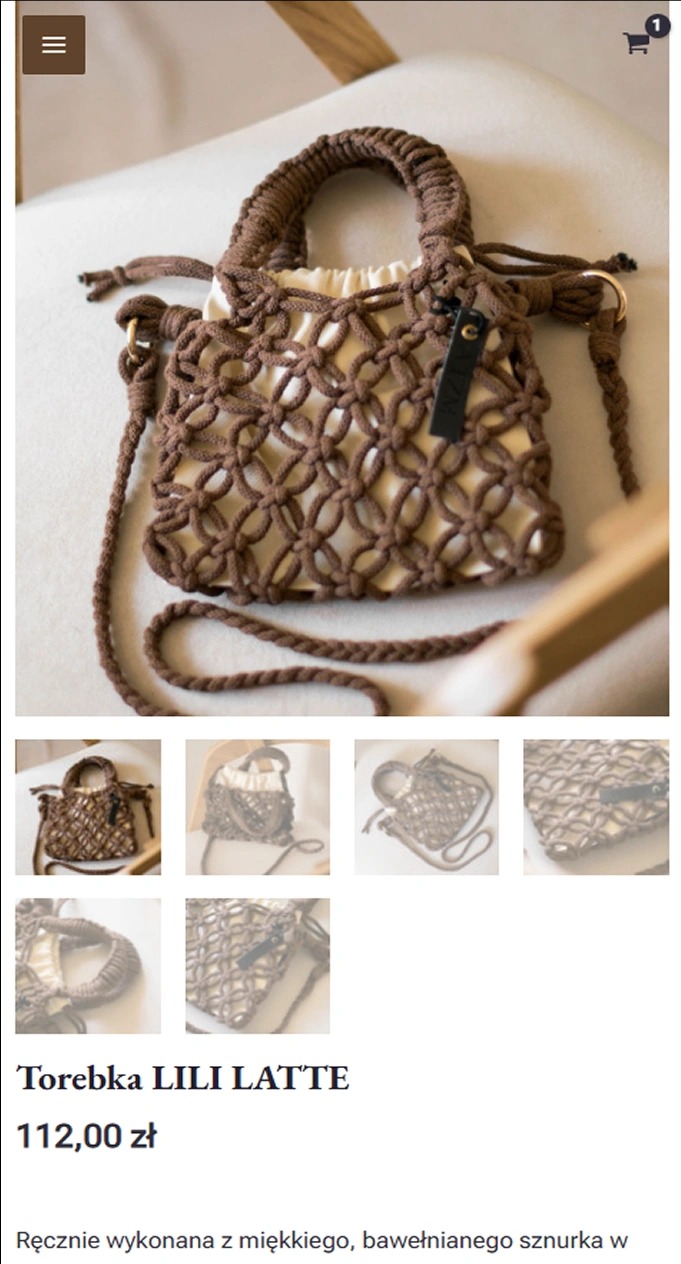 Brązowa torebka LILI LATTE, ręcznie wykonana ze sznurka bawełnianego, z plecionym wzorem, na jasnym tle. Widoczne detale wykończenia i cena.