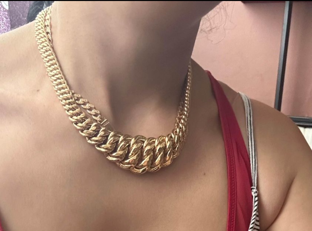 Mam oryginalne bransoletki i naszyjniki z 18-karatowego żółtego złota . Dostępne w bardzo przystępnych cenach