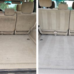 ESTOS Dawid Baczewski - Przed i po: Porównanie czyszczenia tapicerki bagażnika i tylnych siedzeń samochodu SUV, widoczne wyraźne różnice w czystości i odświeżonym wyglądzie