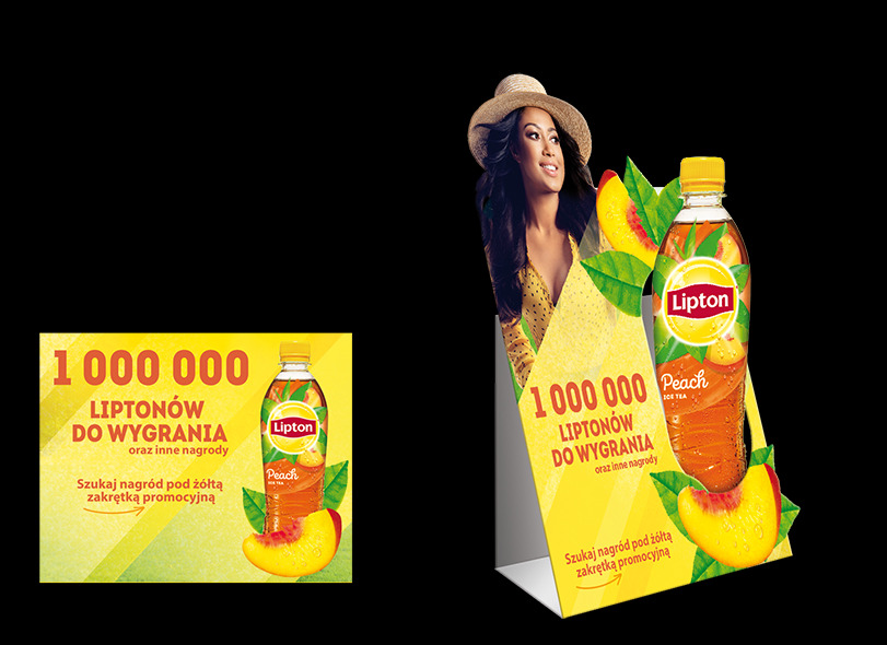 Dwa ekspozytory reklamowe Lipton Ice Tea Peach z grafiką promocyjną, na czarnym tle, z wyraźnym logo i hasłem o milionie nagród.
