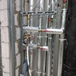 Szacht instalacji c.o w budynku mieszkalnym