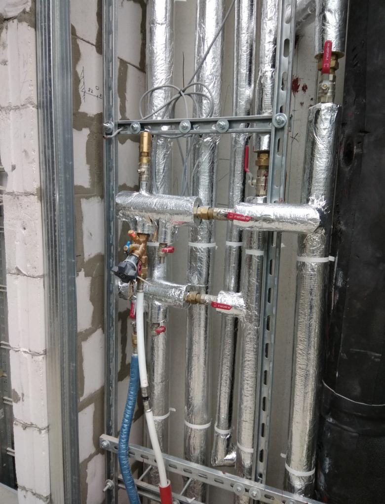 Szacht instalacji c.o w budynku mieszkalnym