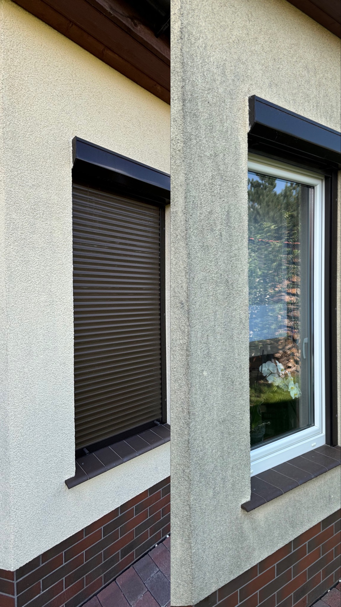 Porównanie elewacji: po lewej stronie jasna, chropowata elewacja z brązową roletą okienną; po prawej szara elewacja, okno z widocznym wnętrzem i kwiatami, ceglana podmurówka.
