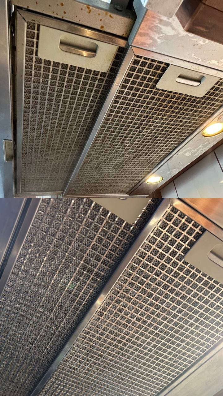 Dwa ujęcia filtra okapu kuchennego przed i po czyszczeniu, widoczne osady tłuszczu na górnym filtrze i czysta kratka na dolnym.