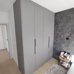 Szafa na wymiar 2.5 metra.