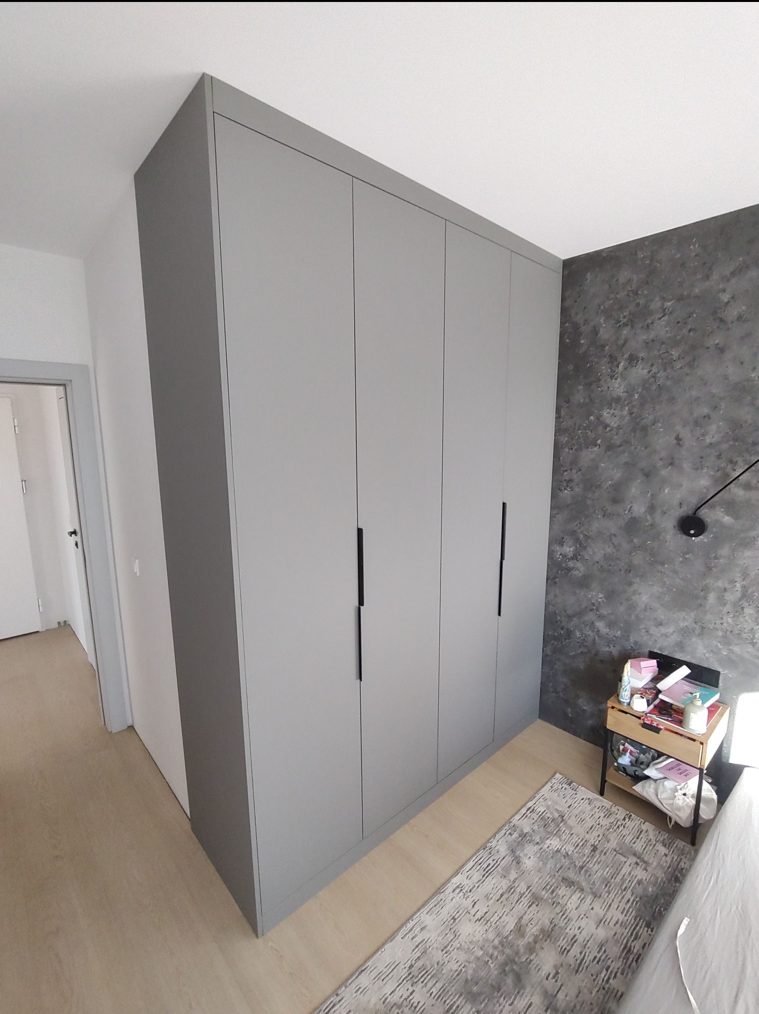 Szafa na wymiar 2.5 metra.