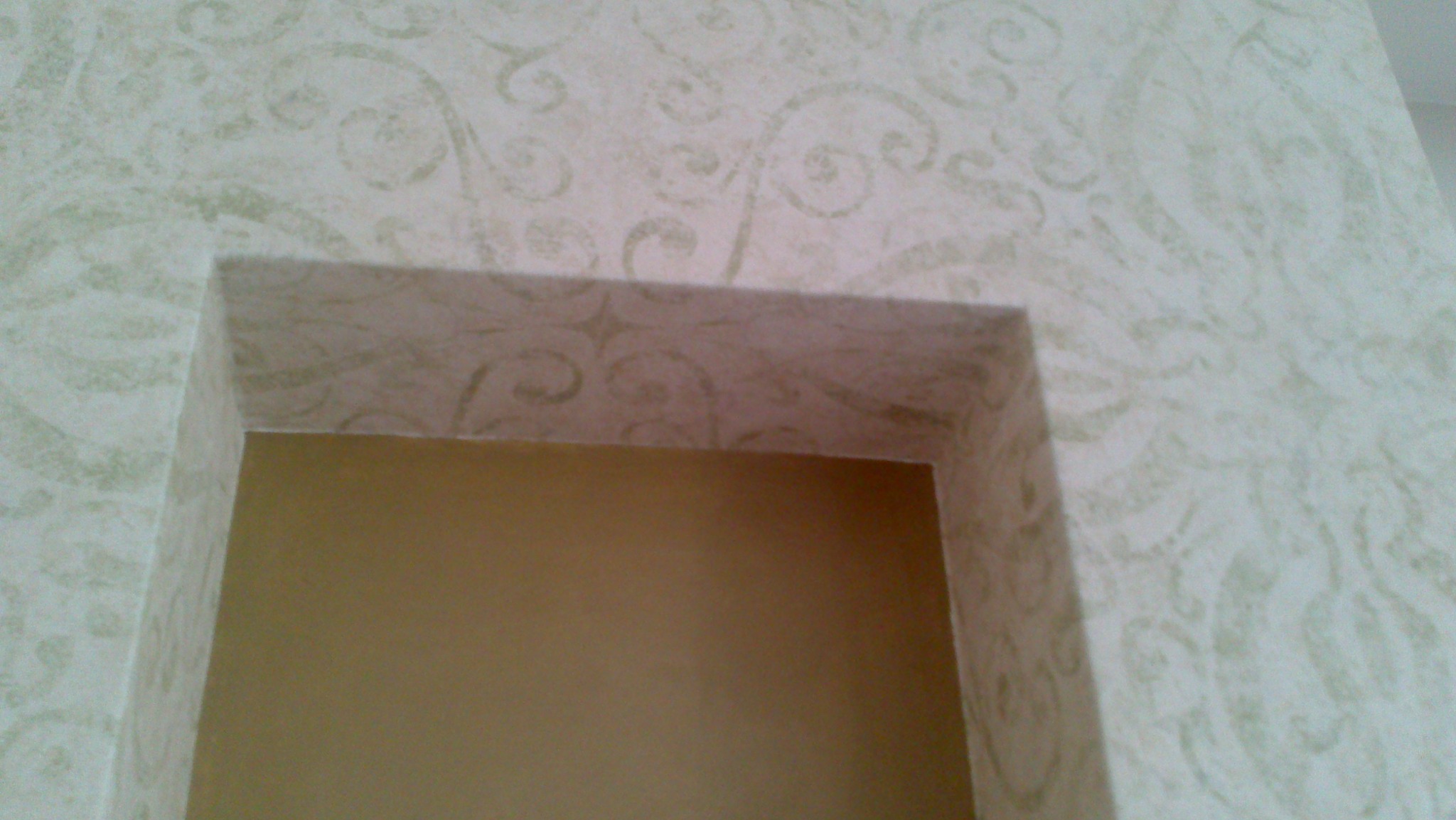 To jest precyzja wykonania tapety wzór się wszędzie zgadza na wszystkich bokach wnęki