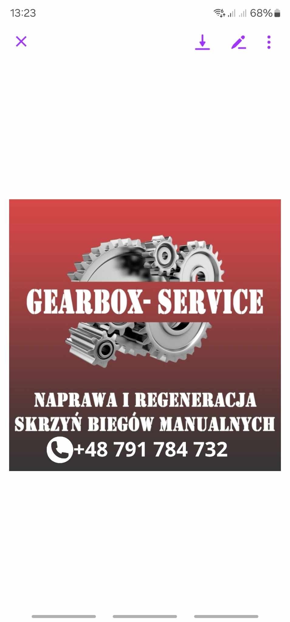 Grafika reklamowa: Naprawa i regeneracja skrzyń biegów manualnych. Na czerwonym tle srebrne koła zębate i napis Gearbox-Service oraz numer telefonu.
