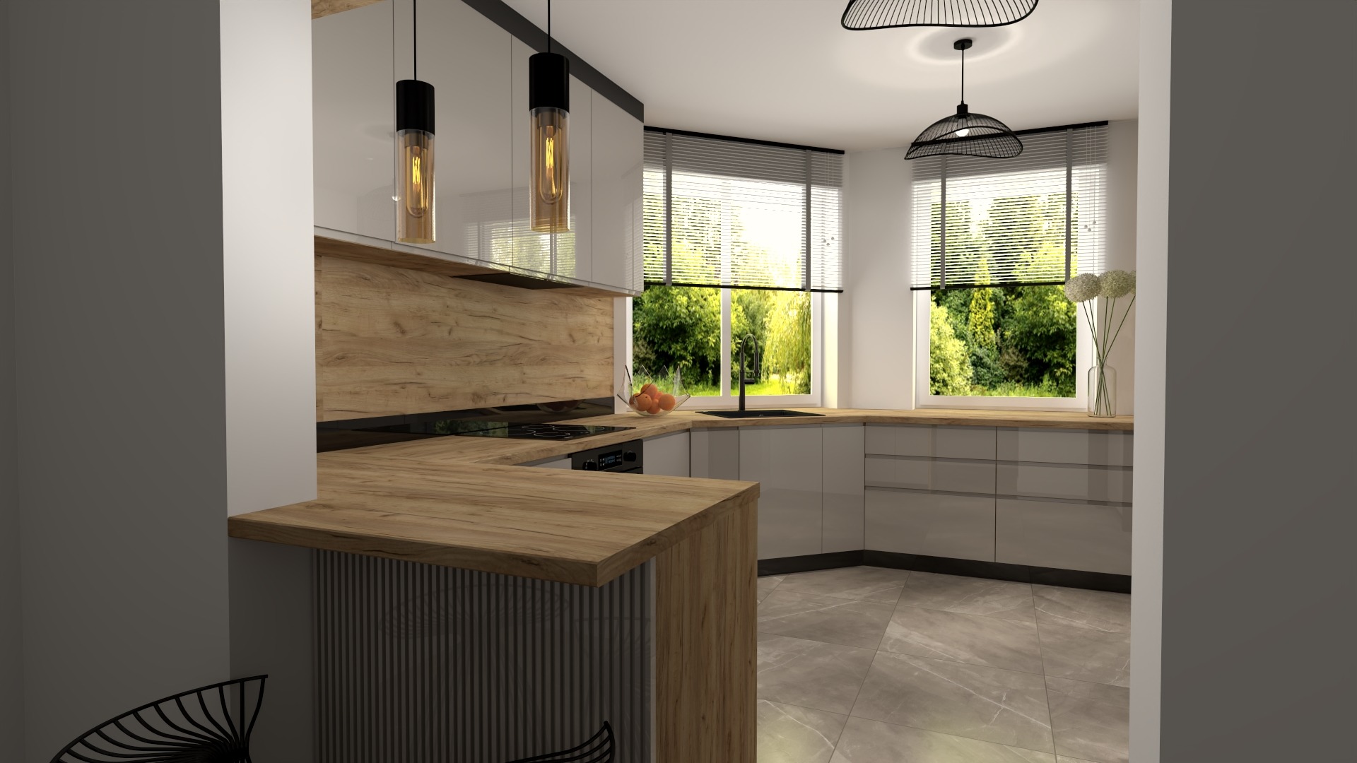 Nowoczesna kuchnia z drewnianym blatem, szarymi szafkami i widokiem na ogród przez okno z żaluzjami.