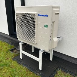 Pompa Ciepła Panasonic Aquarea 9kW seria J. W tym przypadku ogrzewa dom 120 m2.