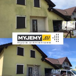 myjemy.eu - Dom jednorodzinny przed i po czyszczeniu elewacji, widoczne różnice w kolorze i czystości, drabina oparta o ścianę, w tle brama garażowa i samochód dostawczy z logo firmy.