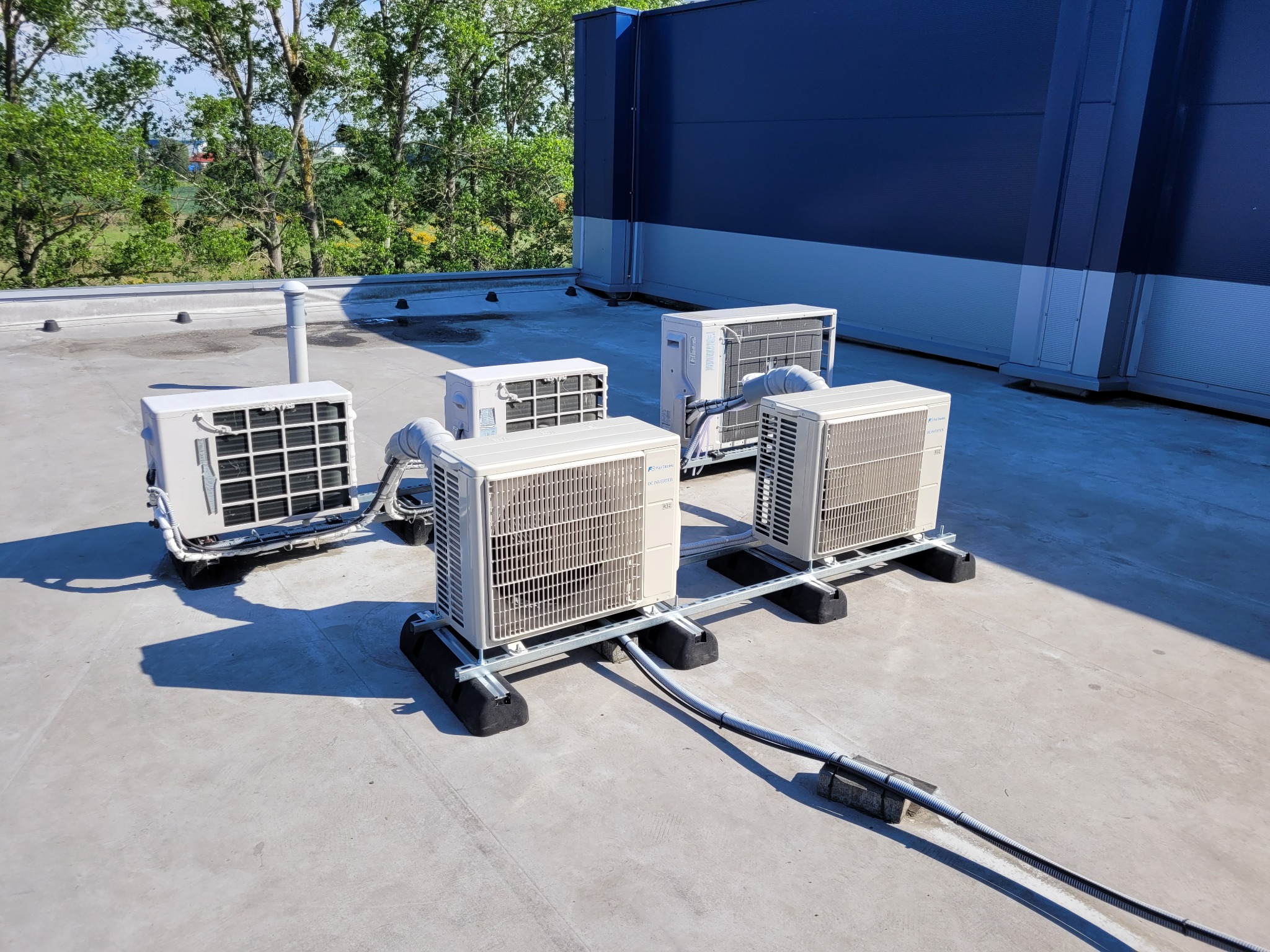 Jednostki zewnętrzne pomieszczeń biurowych