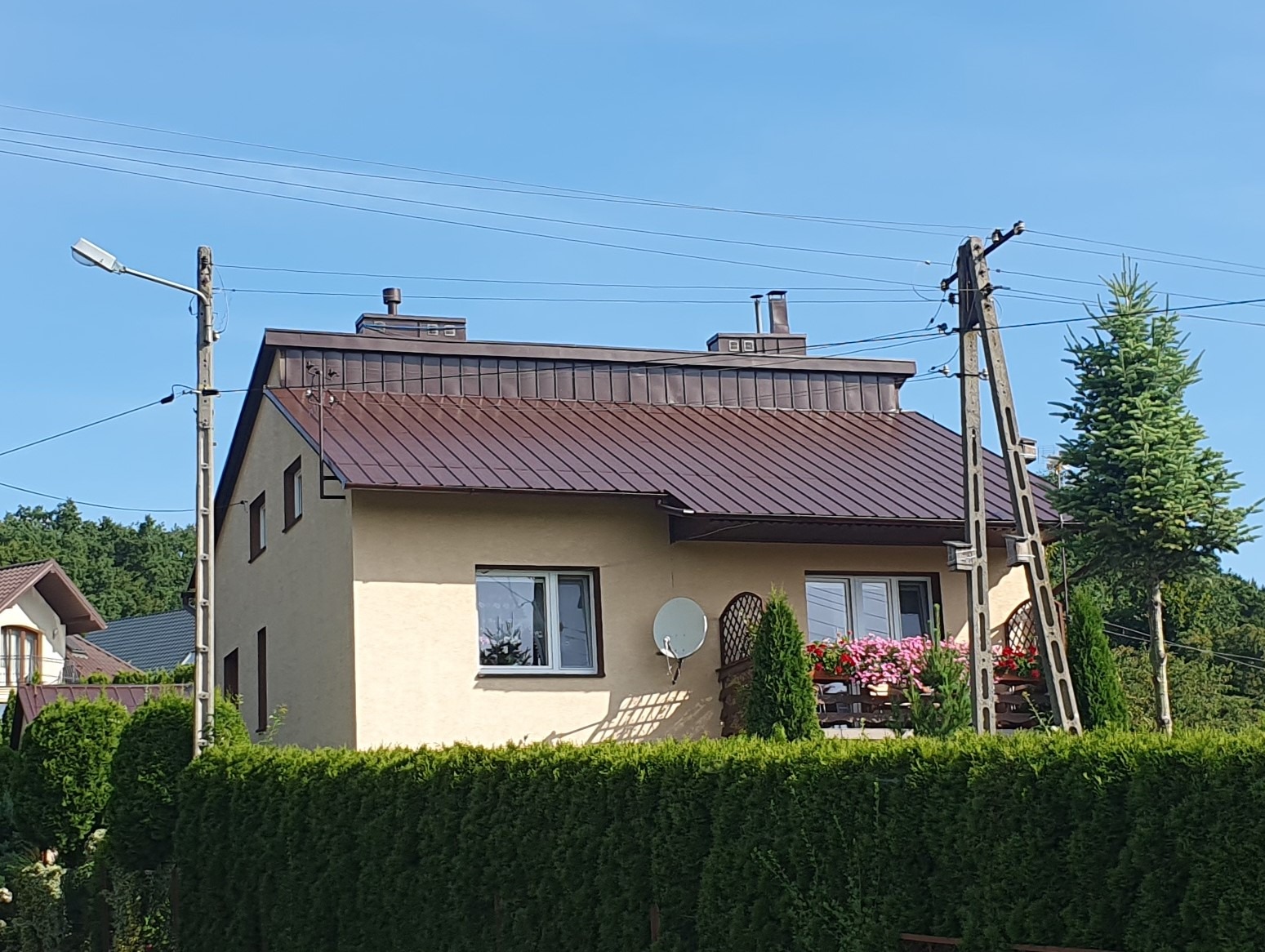 Dach po zabezpieczeniu antykorozyjnym.