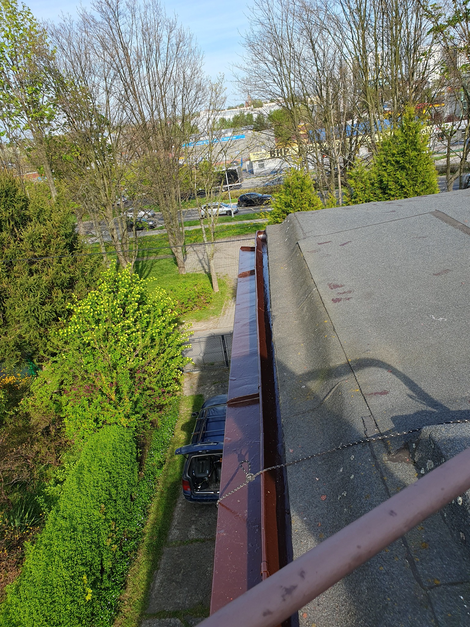 Rynna i pas podrynnowy po malowaniu.