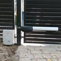 Smart-Tech - Napęd do bramy skrzydłowej ROGER TECHNOLOGY - silnik bezszczotkowy - wersja HIGH SPEED