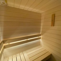 Sauna z osiki naturalnej

Klasyczna szeroka boazeria która nadaje nowczesny deisign nie podnosząc u mnie ceny zakupionej sauny 