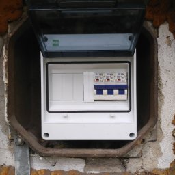 Tomasz Woźniak - Doskonałe Instalacje Elektryczne Kutno