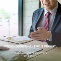 Mężczyzna w garniturze podaje rękę nad dokumentem z napisem 'Odszkodowania - Twoje prawa', w tle otwarty notatnik i okno.