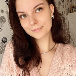 Zajmuje się dziećmi od kilku lat. Mam ukończony staż w żłobku gdzie pracowałam jako pomoc. Kocham dzieci i też chcę z nimi pracować. Obecnie szukam dziecka do opieki do roku.