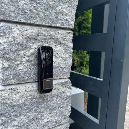 IntelAmper - Montaż fotokomórek faac