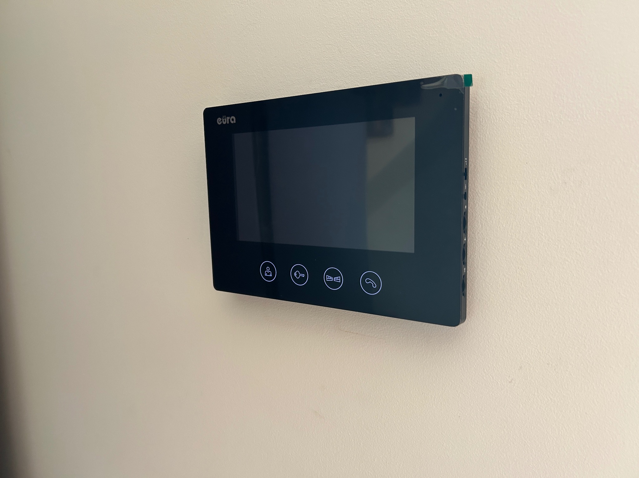 Montaż wideodomofonu EURA