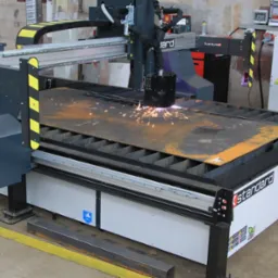 Cięcie metali plazmą.