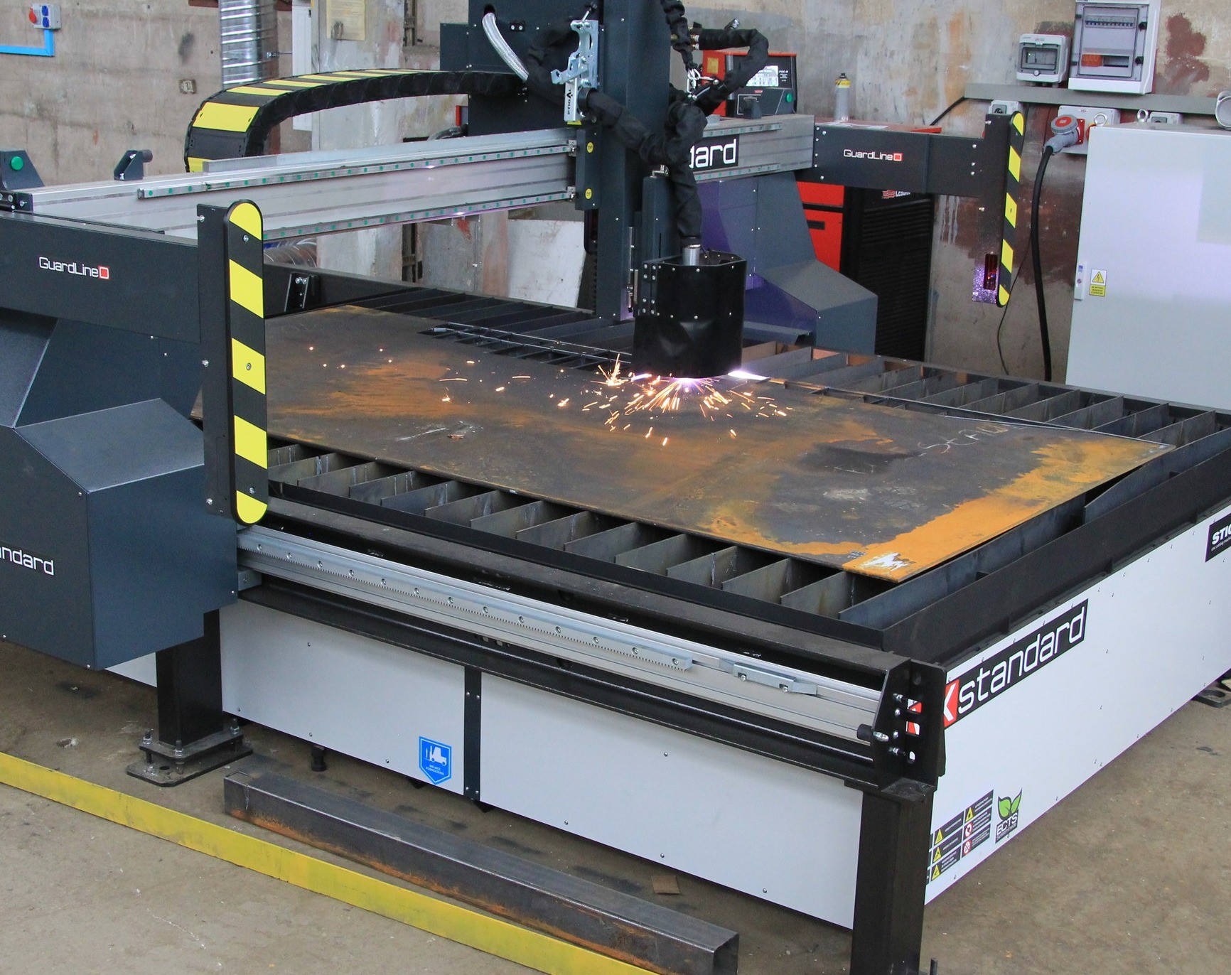 Cięcie metali plazmą.