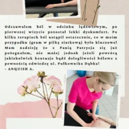 Fizjoterapeutka w różowej koszulce wykonuje masaż kolana pacjentowi na leżance, w tle widoczny balon do ćwiczeń. Kolażowy układ zdjęcia z elementami graficznymi i tekstem.