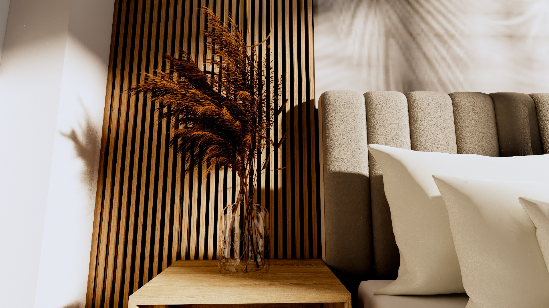 Nowoczesna sypialnia z drewnianą ścianą, puszystym zagłówkiem i dekoracyjną trawą pampasową w szklanym wazonie na drewnianym stoliku nocnym.