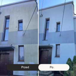 COB SPÓŁKA Z OGRANICZONĄ ODPOWIEDZIALNOŚCIĄ - Elewacja domu dwukondygnacyjnego: stan przed i po czyszczeniu. Widoczne różnice w kolorze i usunięciu zabrudzeń. Ujęcie z dołu, z widocznymi oknami i fragmentem dachu.