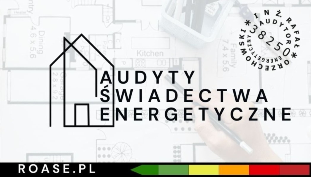Logo firmy zajmującej się audytami i świadectwami energetycznymi na tle planu domu, z widocznym adresem strony internetowej i wskaźnikiem efektywności energetycznej.