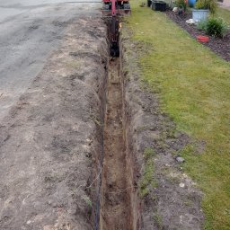 Uslugi minikoparką Jacek Trojański - Wykop pod fundament ogrodzenia