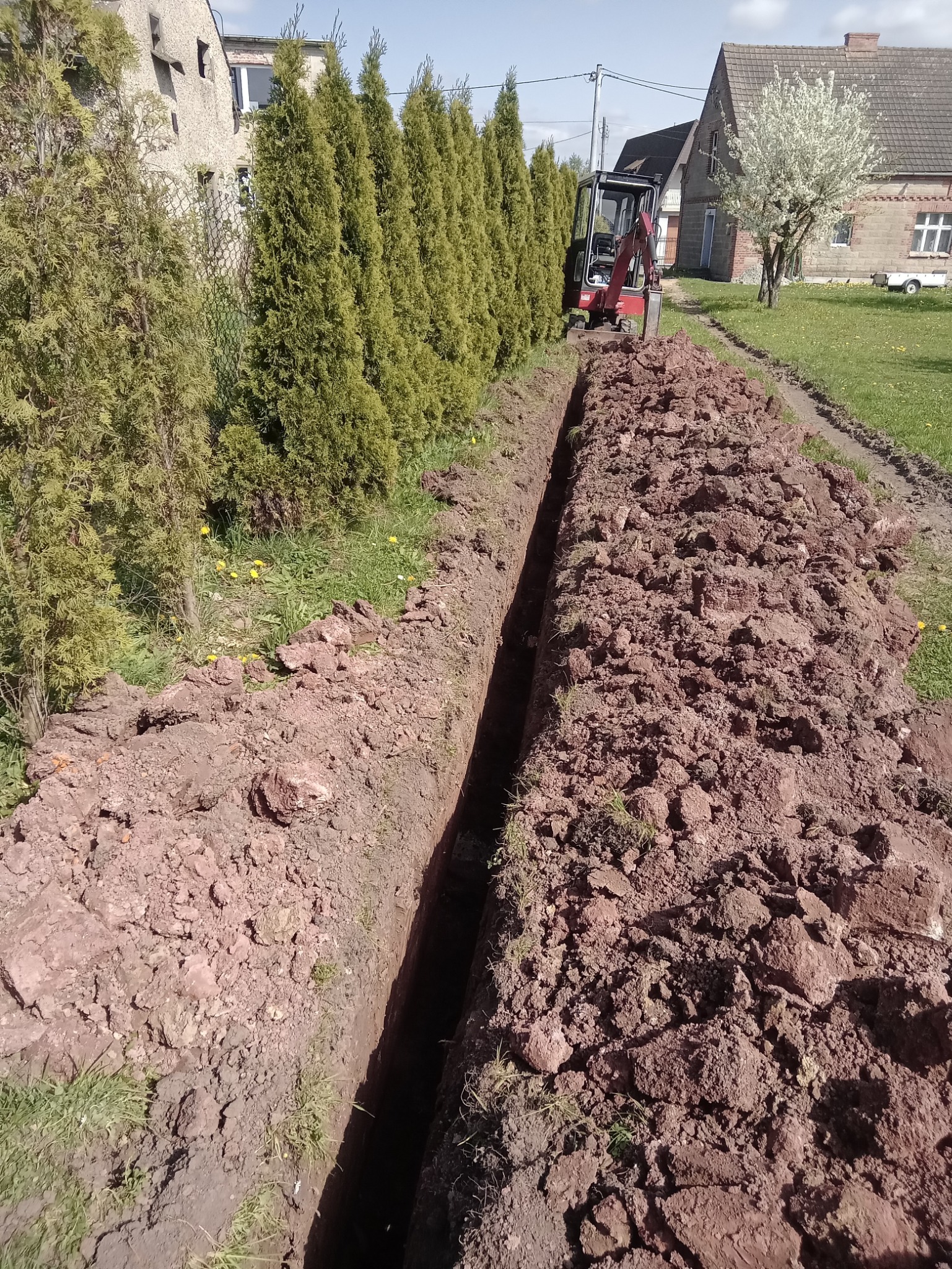 Wykop pod kabel elektryczny