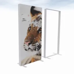 Wielkoformatowy wydruk na stoisko wystawiennicze prezentujący zbliżenie na pysk tygrysa pokrytego śniegiem, z widocznym logo MEL-EXPO