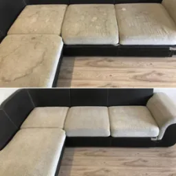 Porównanie: Przed i po praniu tapicerki narożnika z jasnego materiału. Widoczne plamy i zabrudzenia usunięte, narożnik odzyskuje świeży wygląd.