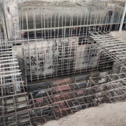 prace związane z wykonaniem nowej klatki schodowej i szachtu windowego w budynku Wratislavia Center we Wrocławiu. Bezpośrednio nadzór nad pracami, pełnienie funkcji Kierownika Robót Konstrukcyjnych, oraz Kierownika Budowy