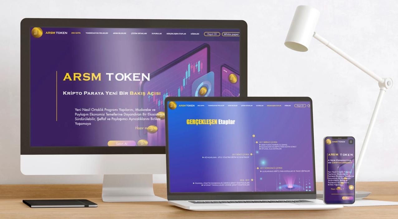 Prezentacja responsywnej strony internetowej ARSM Token na monitorze, laptopie i smartfonie, z widocznym interfejsem użytkownika i elementami graficznymi związanymi z kryptowalutami.