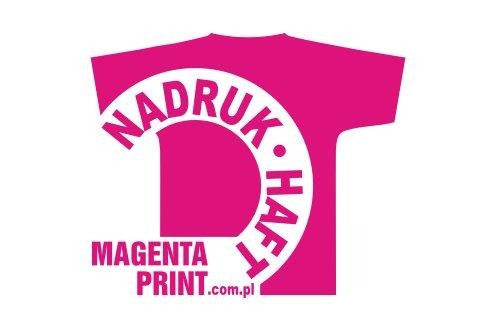 Różowe logo firmy Magenta Print.com.pl w kształcie koszulki z napisem Nadruk i Haft.