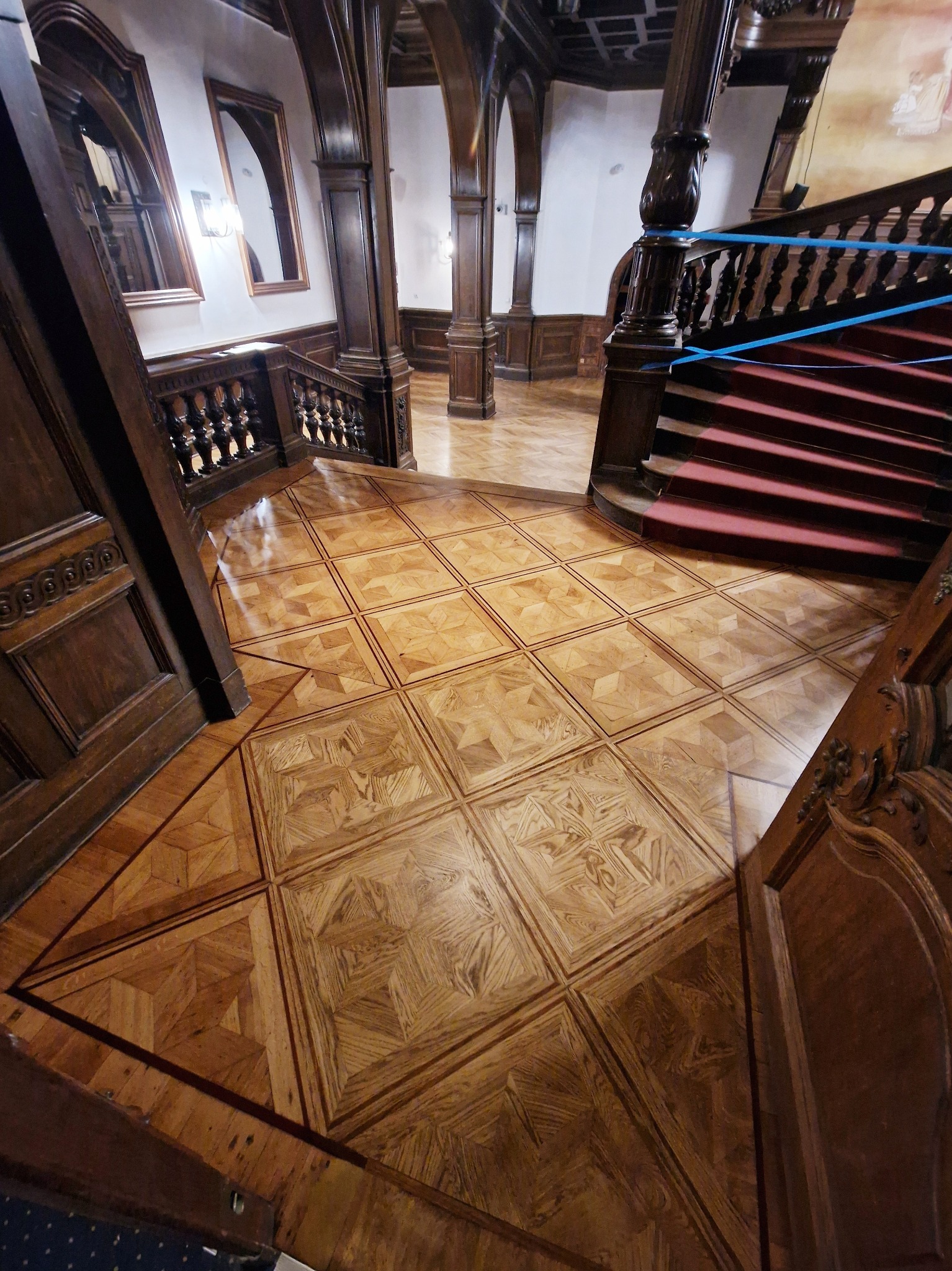 Wymiana kasetonów i konserwacja posadzek, Pałacu Moszna