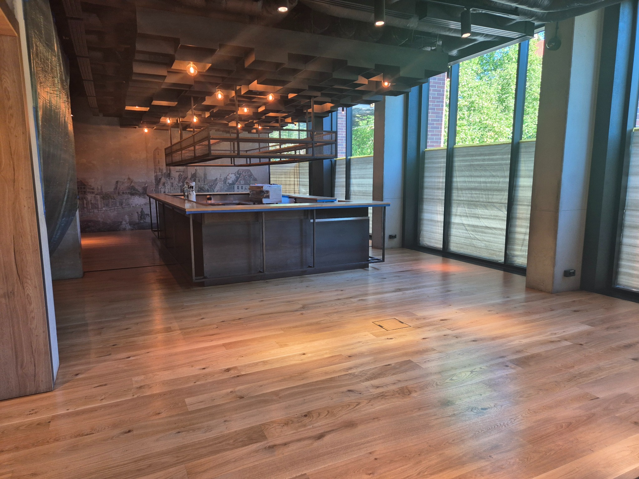 Renowacja podłogi debowej Restauracja Craft Wrocław