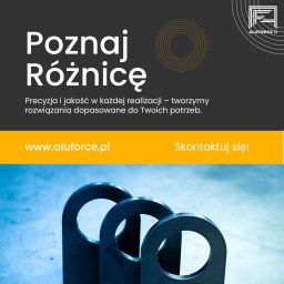 ALU FORCE SPÓŁKA Z OGRANICZONĄ ODPOWIEDZIALNOŚCIĄ - Metalowe elementy z okrągłymi otworami, wycięte z blachy, na tle reklamy firmy Aluforce.pl.