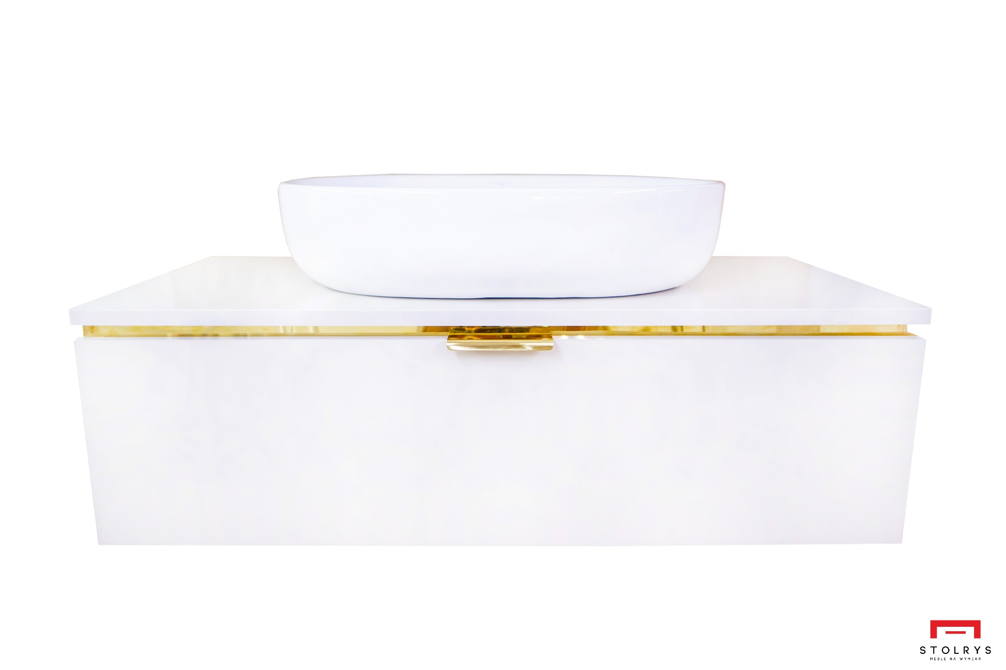 Biała szafka łazienkowa z umywalką nablatową, akcentowana złotym paskiem pod blatem i złotym uchwytem, na białym tle.