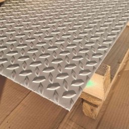KT INOX SP.Z O.O. Stal Nierdzewna i Aluminium - Blachy nierdzewne ryflowane 1.4301