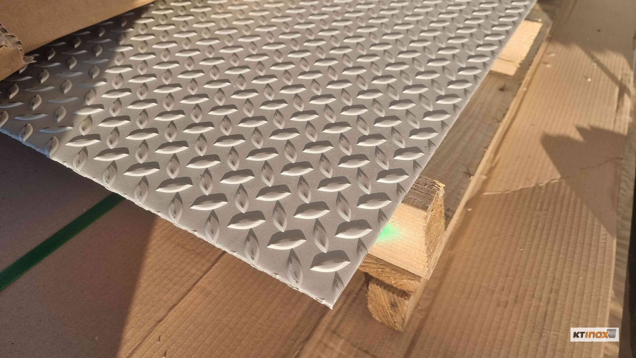 Blachy nierdzewne ryflowane 1.4301