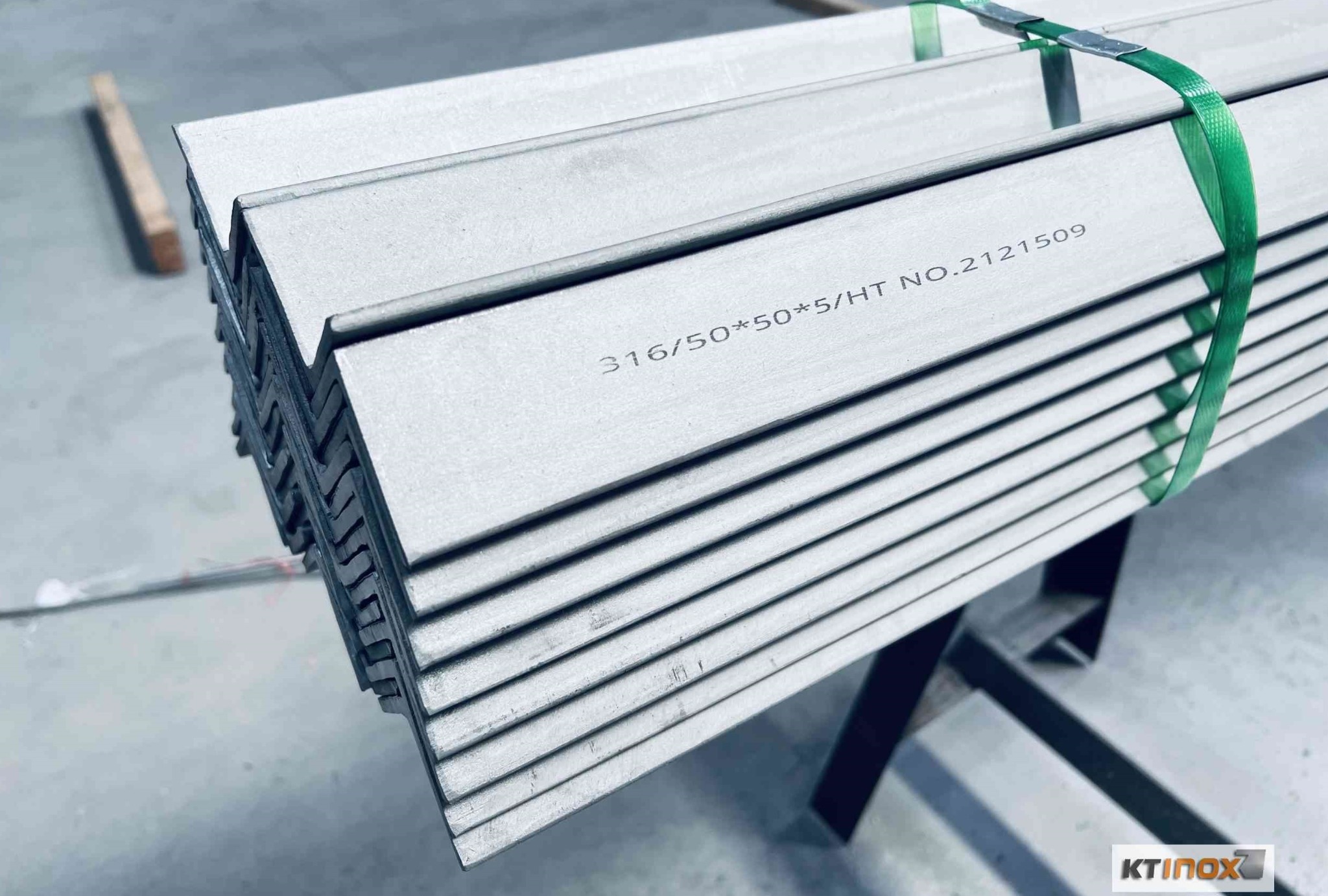 Kątowniki nierdzewne w 316 50x50x5
