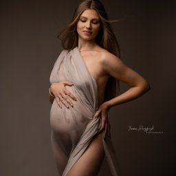 Joanna Skrzypczak Fotografia - Sesja ciążowa - minimalizm.