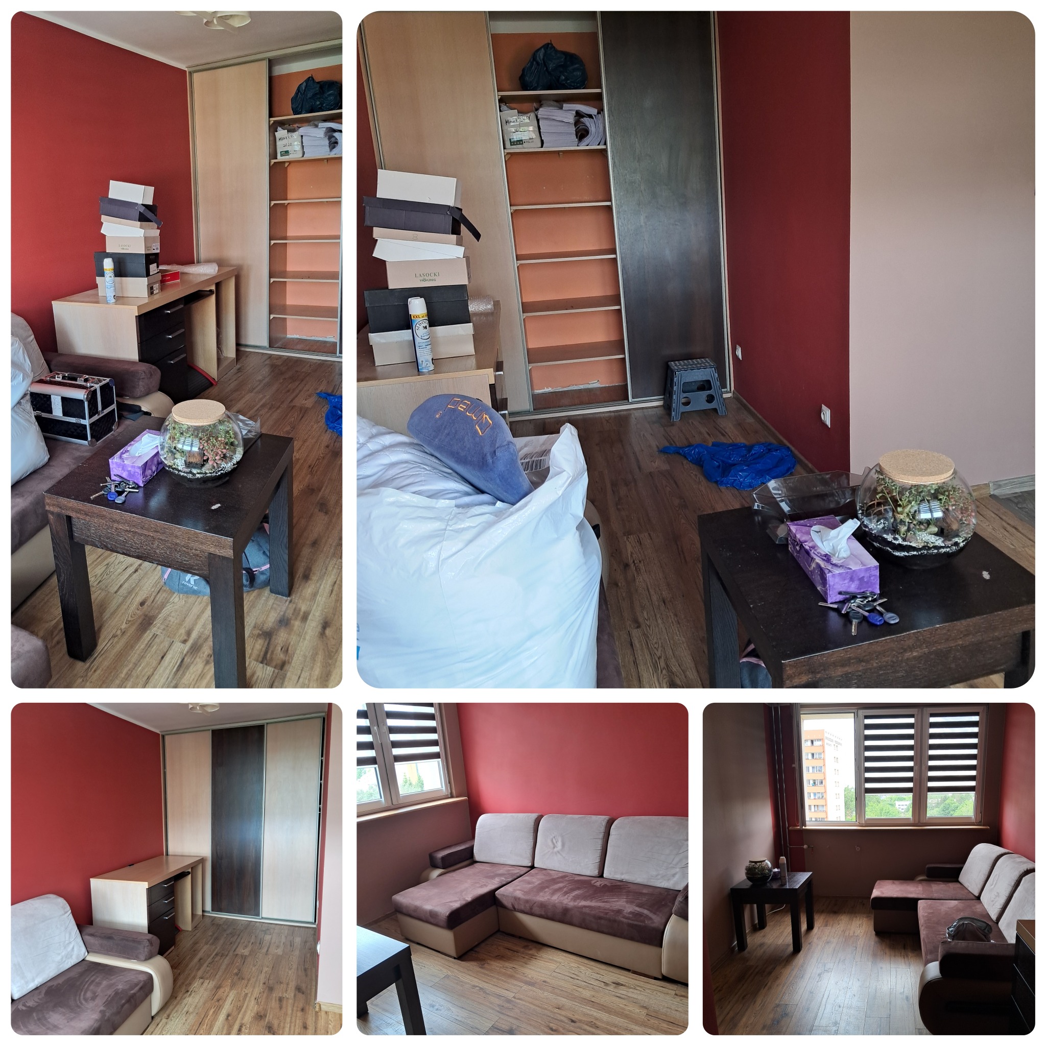 Pokój w trakcie porządkowania: widoczny bałagan, kartony na biurku, szafa z otwartymi drzwiami, worek z rzeczami, stolik z kluczami i chusteczkami.