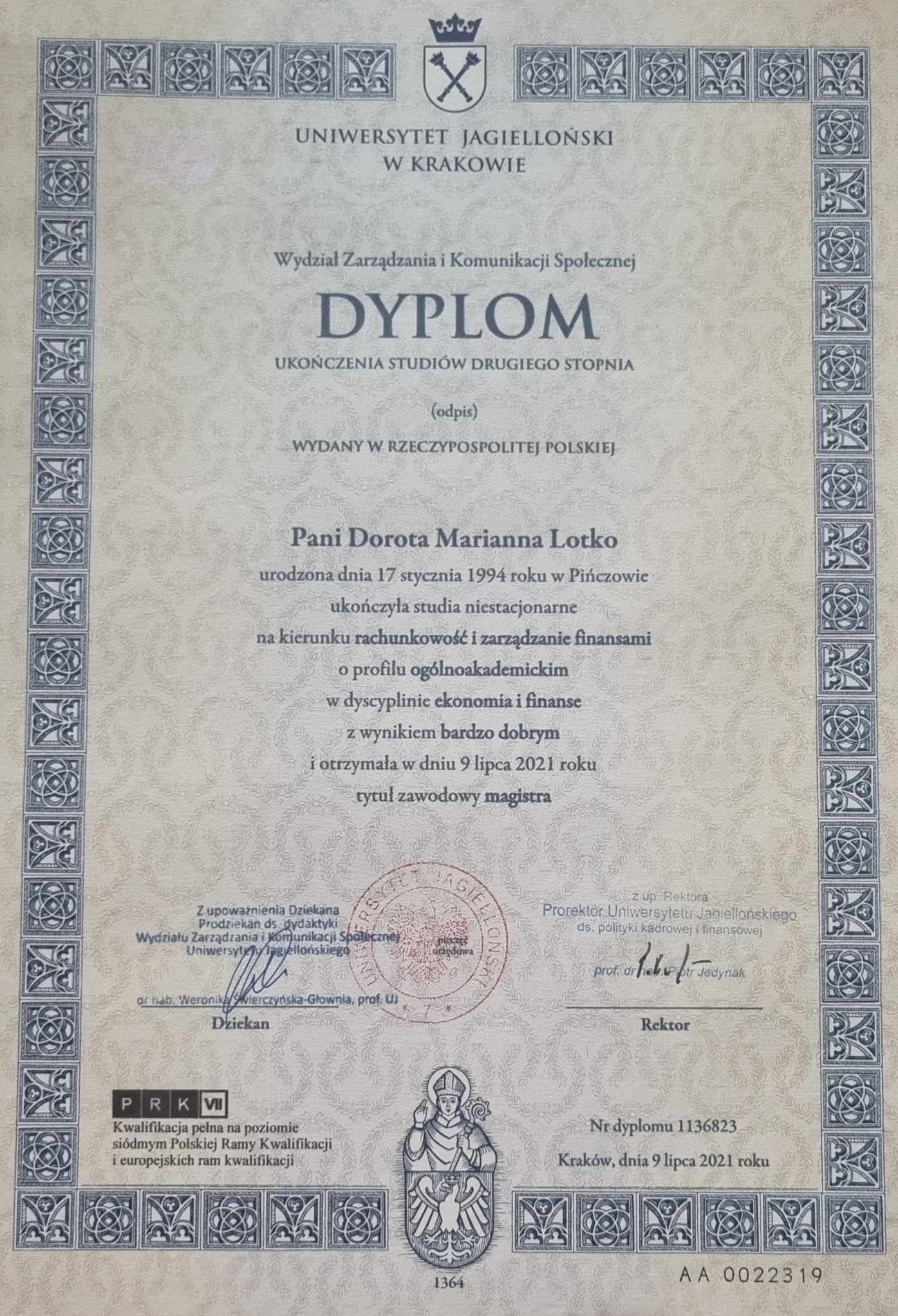 Skan dyplomu ukończenia studiów drugiego stopnia na Uniwersytecie Jagiellońskim na kierunku rachunkowość i zarządzanie finansami, wydanego w 2021 roku.