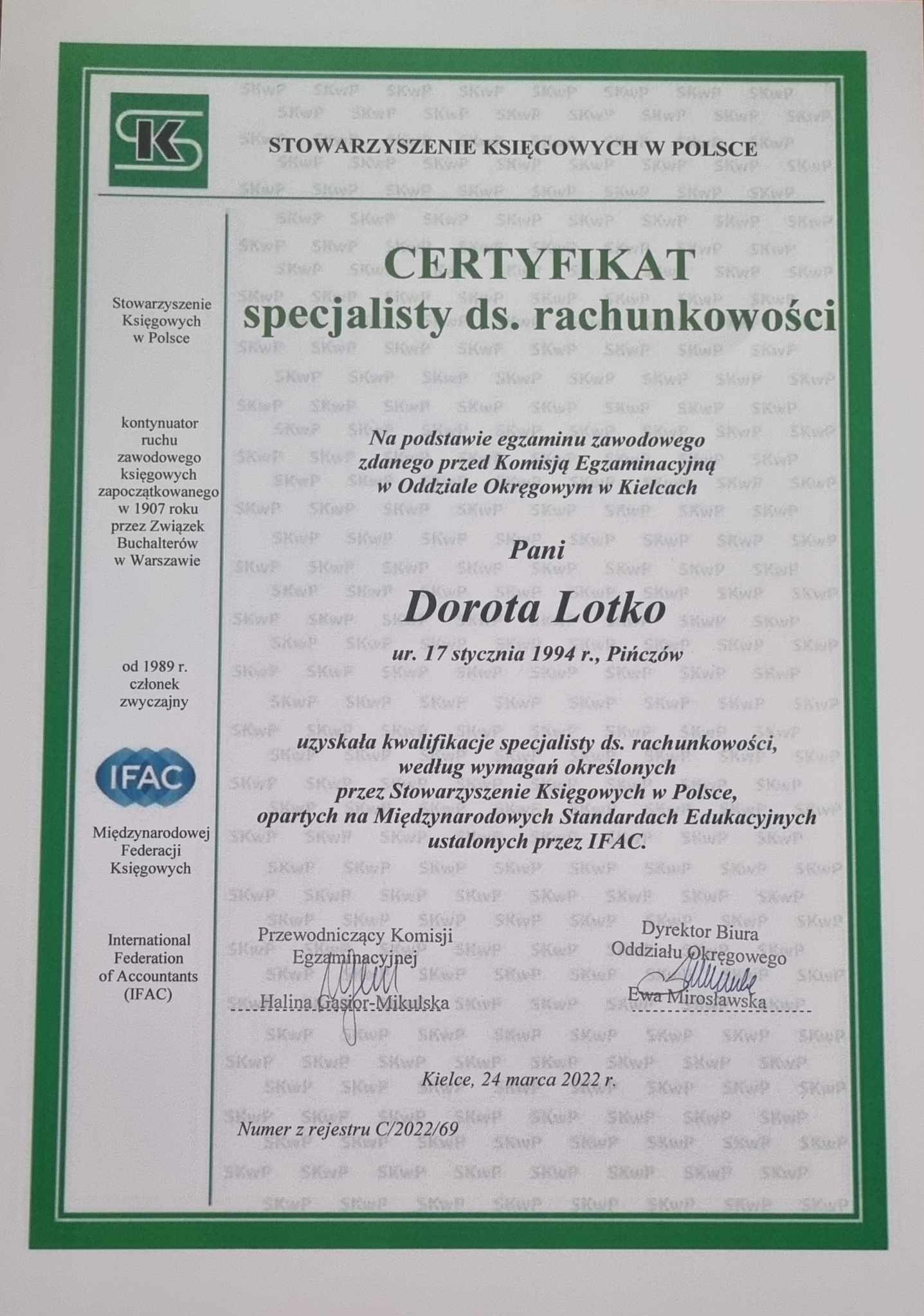 Skan certyfikatu specjalisty ds. rachunkowości wydanego przez Stowarzyszenie Księgowych w Polsce, z nazwiskiem Dorota Lotko i datą wystawienia 24 marca 2022.