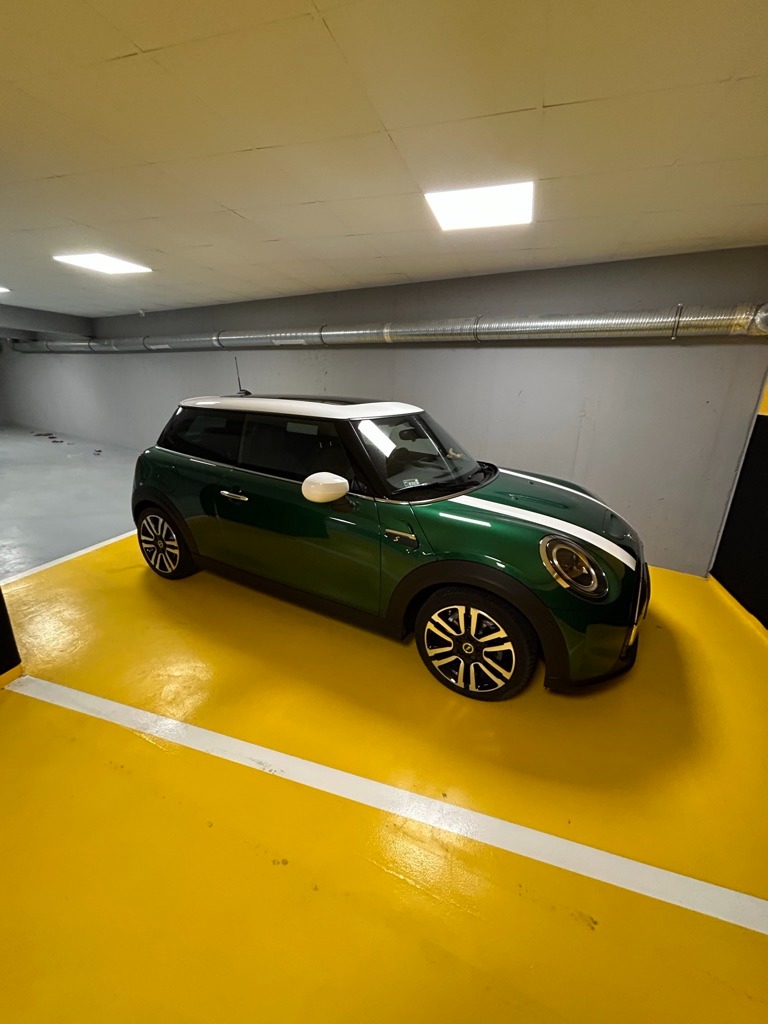 Czyszczenie garaży z betonowymi i epoxydowymi wykończeniami